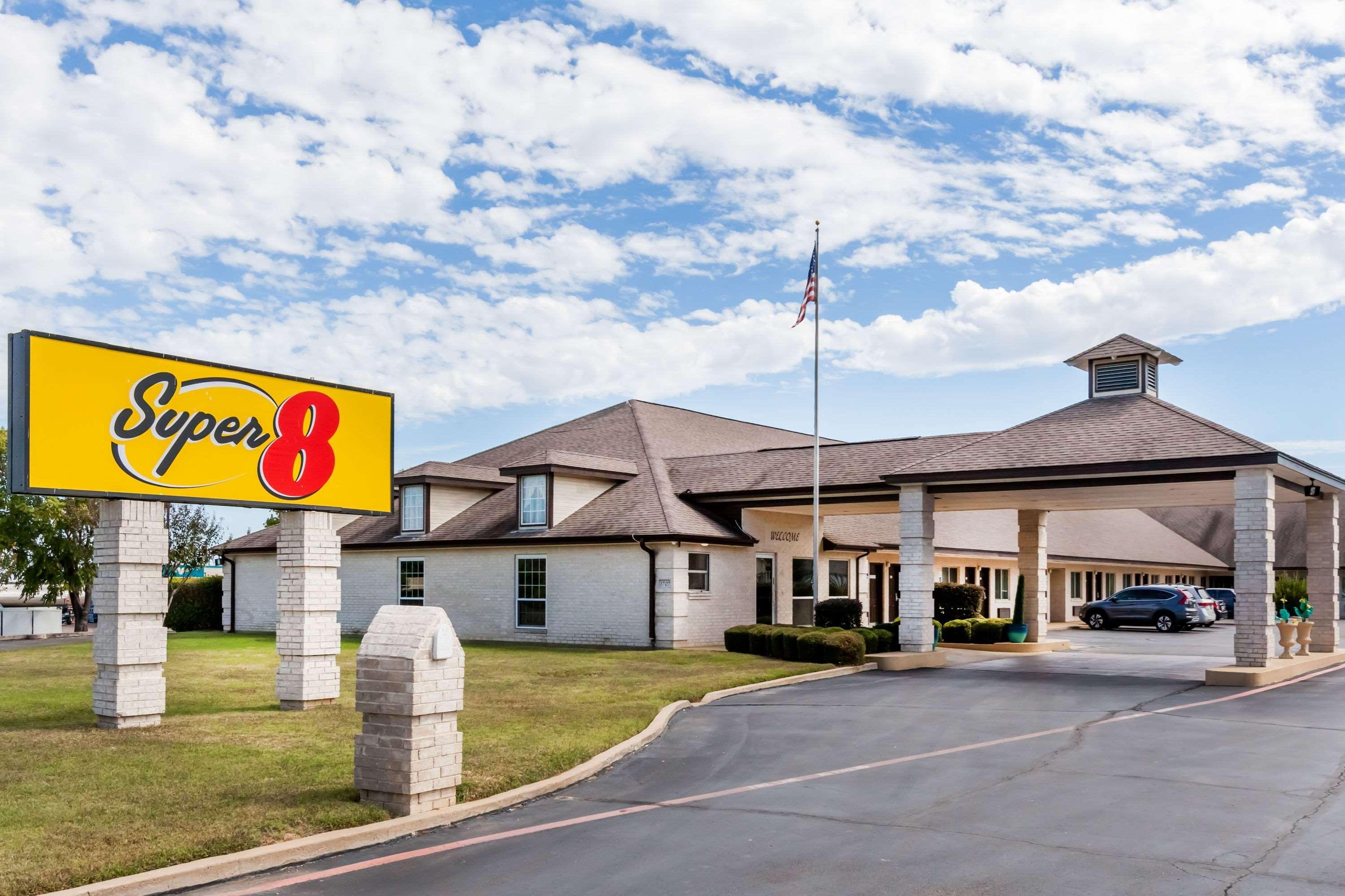 Motel Super 8 By Wyndham Cleburne Exterior foto